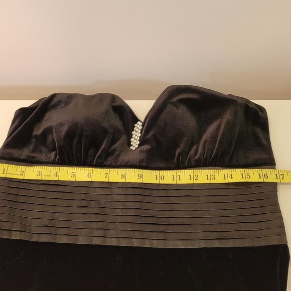 Coldwater Creek Full length sleeveless velvet gown - Picture 10 of 12